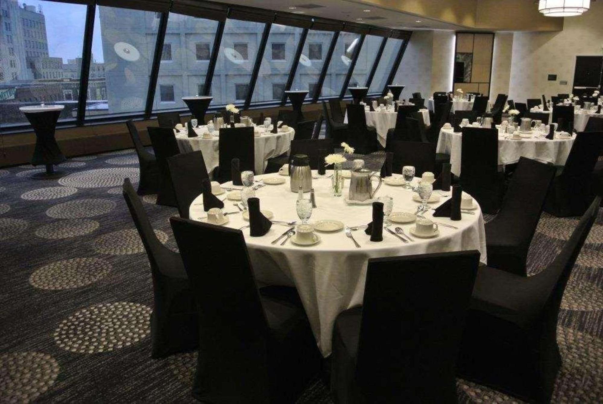 Radisson Blu Fargo Hotell Exteriör bild